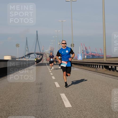 03.10.2025 - Köhlbrandbrückenlauf Fabian Wolf http://msf.ph/oto/9023771 03.10.2025 09:39:57 Position 3  meine-sportfotos.de