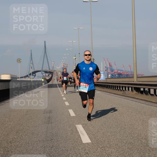03.10.2025 - Köhlbrandbrückenlauf Fabian Wolf http://msf.ph/oto/9023788 03.10.2025 09:39:57 Position 3 2937 meine-sportfotos.de