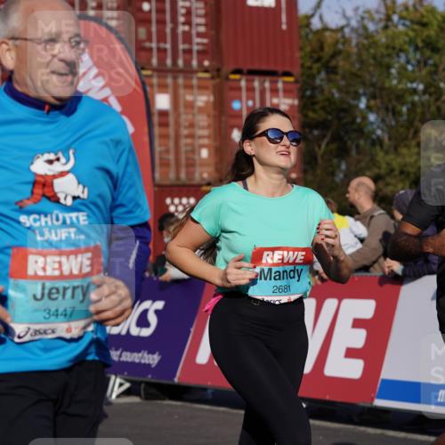03.10.2025 - Köhlbrandbrückenlauf Michael Burmester http://msf.ph/oto/9023802 03.10.2025 10:26:12 Ziel 1904, 2284, 2676, 2681, 3149, 3447 meine-sportfotos.de