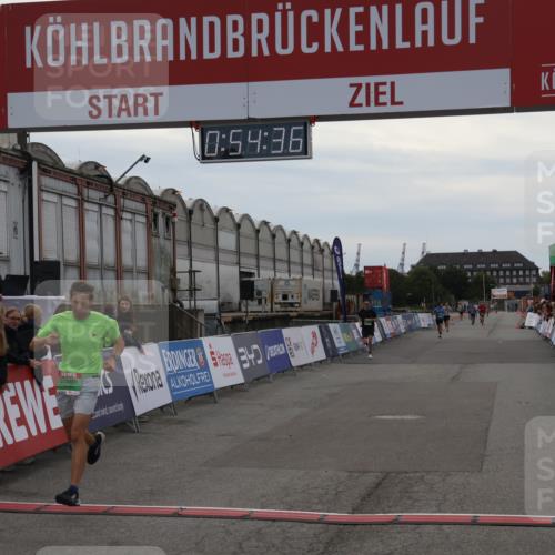 03.10.2025 - Köhlbrandbrückenlauf Julia Fischer http://msf.ph/oto/9023813 03.10.2025 15:54:36 Ziel 7026, 7072 meine-sportfotos.de