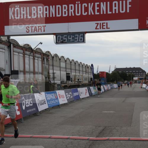 03.10.2025 - Köhlbrandbrückenlauf Julia Fischer http://msf.ph/oto/9023818 03.10.2025 15:54:36 Ziel 7026, 7072 meine-sportfotos.de