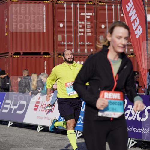 03.10.2025 - Köhlbrandbrückenlauf Michael Burmester http://msf.ph/oto/9023868 03.10.2025 10:26:17 Ziel 1209, 1949, 2284, 2614, 2925, 3149 meine-sportfotos.de