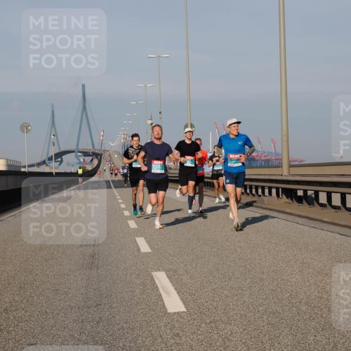 03.10.2025 - Köhlbrandbrückenlauf Fabian Wolf http://msf.ph/oto/9023877 03.10.2025 09:40:01 Position 3  meine-sportfotos.de