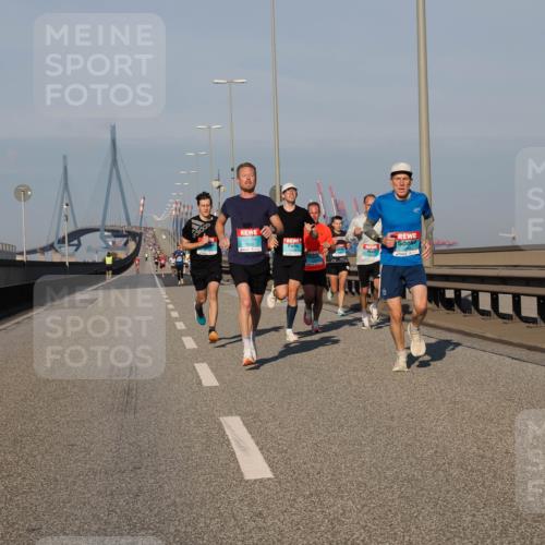 03.10.2025 - Köhlbrandbrückenlauf Fabian Wolf http://msf.ph/oto/9023902 03.10.2025 09:40:02 Position 3 3809 meine-sportfotos.de