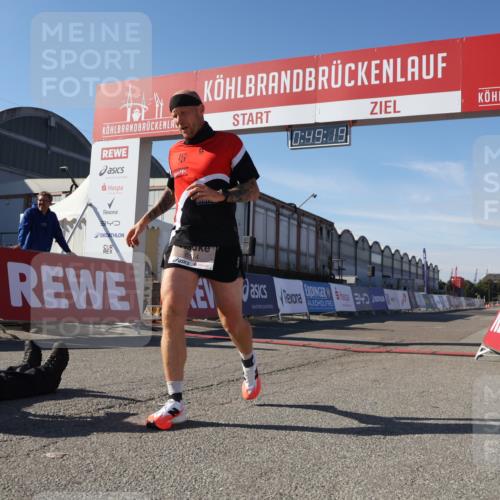 03.10.2025 - Köhlbrandbrückenlauf Luisa Fischer http://msf.ph/oto/9023910 03.10.2025 12:49:18 Ziel 6514 meine-sportfotos.de