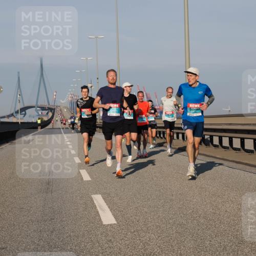 03.10.2025 - Köhlbrandbrückenlauf Fabian Wolf http://msf.ph/oto/9023916 03.10.2025 09:40:02 Position 3 3809, 3248 meine-sportfotos.de