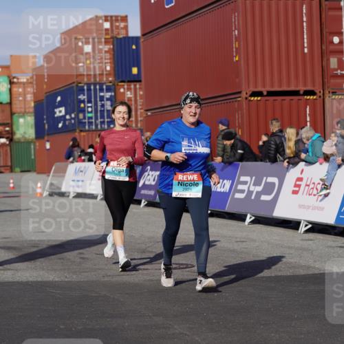 03.10.2025 - Köhlbrandbrückenlauf Michael Burmester http://msf.ph/oto/9023922 03.10.2025 10:26:24 Ziel 1209, 1744, 1949, 2050, 2614, 2925, 3113 meine-sportfotos.de