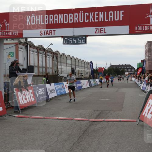 03.10.2025 - Köhlbrandbrückenlauf Julia Fischer http://msf.ph/oto/9023927 03.10.2025 15:54:52 Ziel 7026, 7068, 7809, 8872, 9481 meine-sportfotos.de