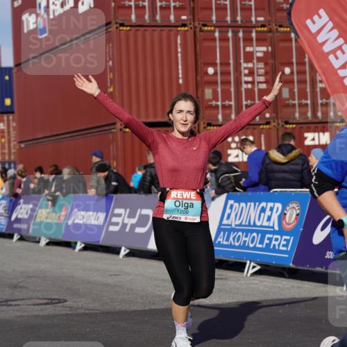 03.10.2025 - Köhlbrandbrückenlauf Michael Burmester http://msf.ph/oto/9023951 03.10.2025 10:26:26 Ziel 1209, 1436, 1744, 2050, 2614, 2925, 3113 meine-sportfotos.de