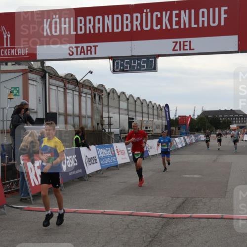 03.10.2025 - Köhlbrandbrückenlauf Julia Fischer http://msf.ph/oto/9023979 03.10.2025 15:54:57 Ziel 7010, 7068, 7597, 7809, 8872, 9481, 9590 meine-sportfotos.de