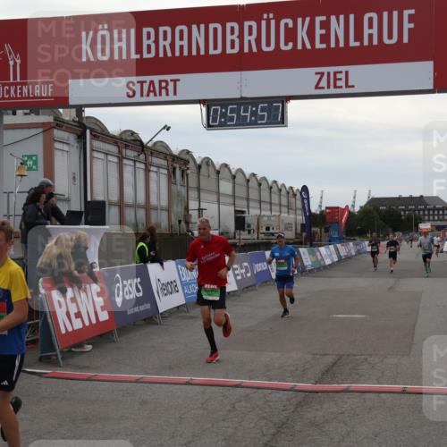 03.10.2025 - Köhlbrandbrückenlauf Julia Fischer http://msf.ph/oto/9023989 03.10.2025 15:54:58 Ziel 7010, 7068, 7597, 7809, 8872, 9481, 9590 meine-sportfotos.de