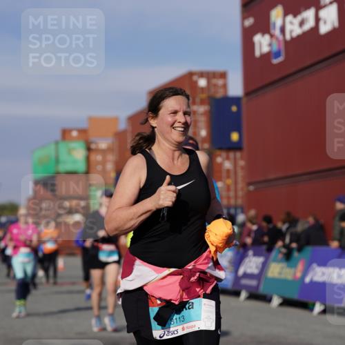 03.10.2025 - Köhlbrandbrückenlauf Michael Burmester http://msf.ph/oto/9023991 03.10.2025 10:26:29 Ziel 1209, 1436, 1744, 2004, 2005, 2050, 2219, 2574, 3113 meine-sportfotos.de