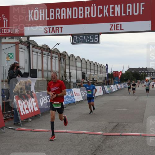 03.10.2025 - Köhlbrandbrückenlauf Julia Fischer http://msf.ph/oto/9023997 03.10.2025 15:54:58 Ziel 7010, 7068, 7597, 7809, 8872, 9481, 9590 meine-sportfotos.de