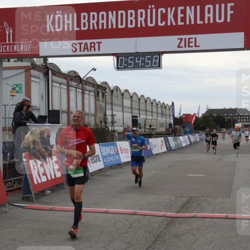 03.10.2025 - Köhlbrandbrückenlauf Julia Fischer http://msf.ph/oto/9024006 03.10.2025 15:54:59 Ziel 7010, 7597, 7809, 8872, 9481, 9590, 9594 meine-sportfotos.de