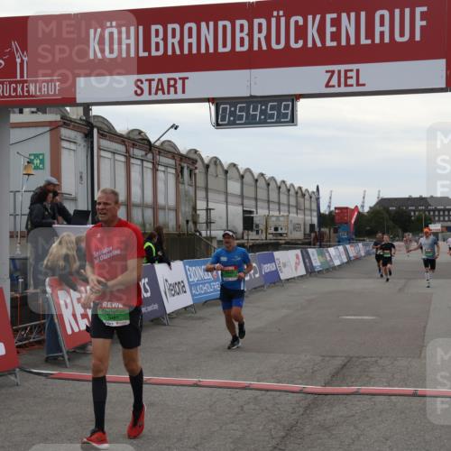 03.10.2025 - Köhlbrandbrückenlauf Julia Fischer http://msf.ph/oto/9024010 03.10.2025 15:54:59 Ziel 7010, 7597, 7809, 8872, 9481, 9590, 9594 meine-sportfotos.de
