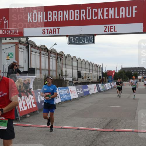03.10.2025 - Köhlbrandbrückenlauf Julia Fischer http://msf.ph/oto/9024026 03.10.2025 15:55:00 Ziel 7010, 7597, 7809, 8872, 9481, 9590, 9594 meine-sportfotos.de