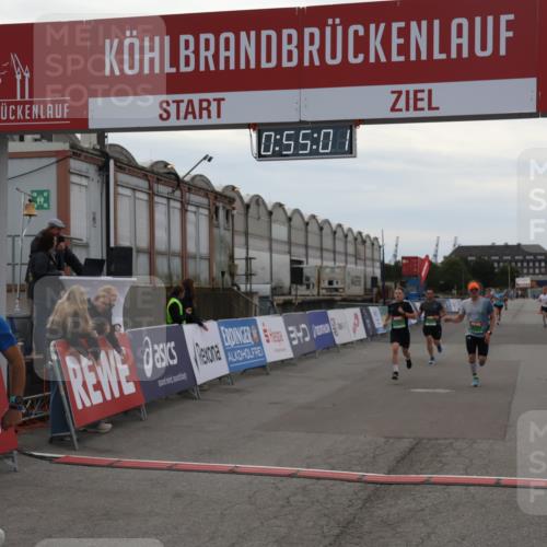 03.10.2025 - Köhlbrandbrückenlauf Julia Fischer http://msf.ph/oto/9024043 03.10.2025 15:55:01 Ziel 7010, 7597, 7809, 8872, 9481, 9590, 9594 meine-sportfotos.de