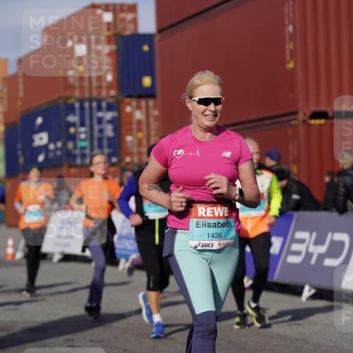 03.10.2025 - Köhlbrandbrückenlauf Michael Burmester http://msf.ph/oto/9024047 03.10.2025 10:26:34 Ziel 1425, 1436, 1509, 1756, 1840, 1996, 2004, 2005, 2050, 2219, 2259, 2551, 2574, 2952, 3105, 3110, 3163, 3787 meine-sportfotos.de