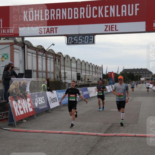 03.10.2025 - Köhlbrandbrückenlauf Julia Fischer http://msf.ph/oto/9024052 03.10.2025 15:55:03 Ziel 7010, 7597, 7809, 8872, 9481, 9590, 9594 meine-sportfotos.de