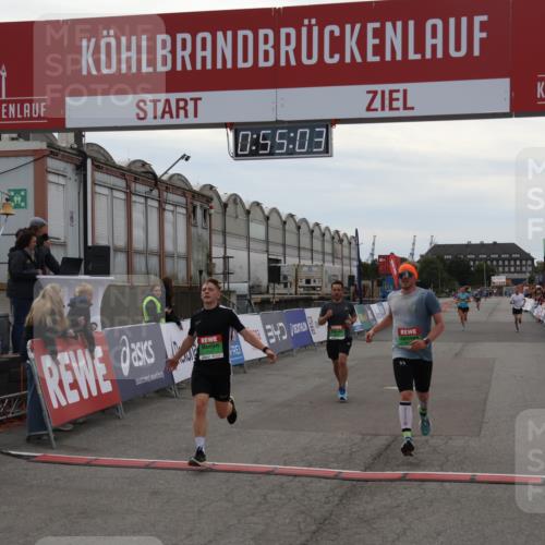 03.10.2025 - Köhlbrandbrückenlauf Julia Fischer http://msf.ph/oto/9024056 03.10.2025 15:55:03 Ziel 7010, 7597, 7809, 8872, 9481, 9590, 9594 meine-sportfotos.de