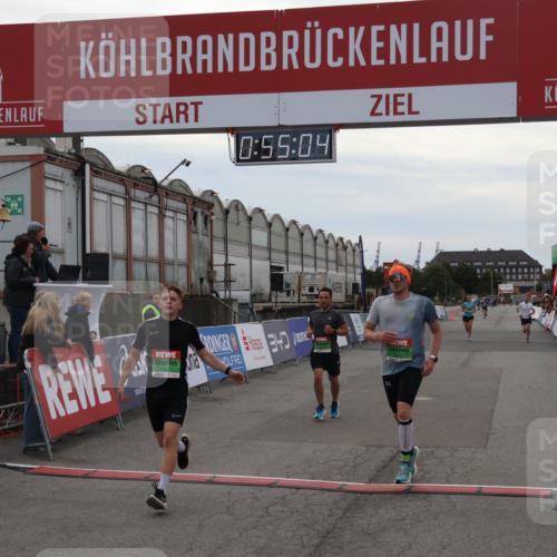 03.10.2025 - Köhlbrandbrückenlauf Julia Fischer http://msf.ph/oto/9024060 03.10.2025 15:55:04 Ziel 7010, 7040, 7597, 8872, 9481, 9590, 9594 meine-sportfotos.de