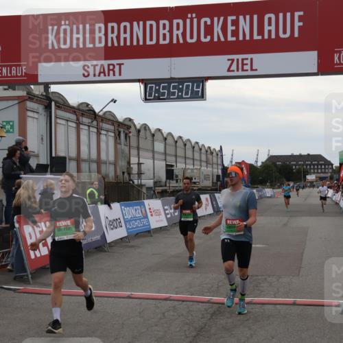 03.10.2025 - Köhlbrandbrückenlauf Julia Fischer http://msf.ph/oto/9024066 03.10.2025 15:55:04 Ziel 7010, 7040, 7597, 8872, 9481, 9590, 9594 meine-sportfotos.de