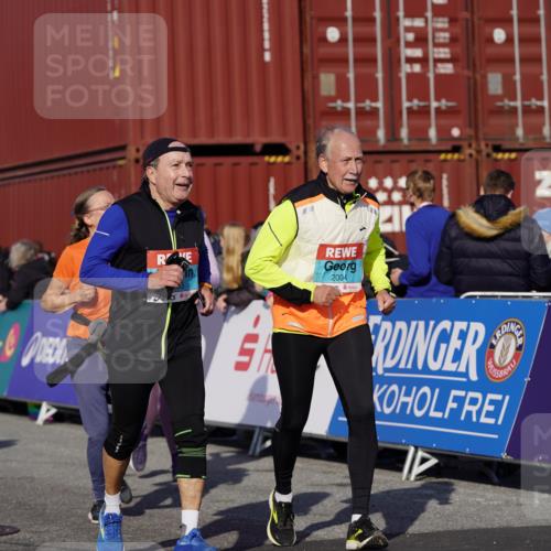 03.10.2025 - Köhlbrandbrückenlauf Michael Burmester http://msf.ph/oto/9024068 03.10.2025 10:26:36 Ziel 1425, 1436, 1509, 1756, 1840, 1996, 2004, 2005, 2050, 2219, 2259, 2551, 2574, 2952, 3105, 3110, 3163, 3787 meine-sportfotos.de