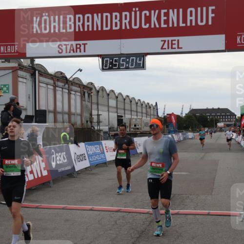 03.10.2025 - Köhlbrandbrückenlauf Julia Fischer http://msf.ph/oto/9024071 03.10.2025 15:55:04 Ziel 7010, 7040, 7597, 8872, 9481, 9590, 9594 meine-sportfotos.de
