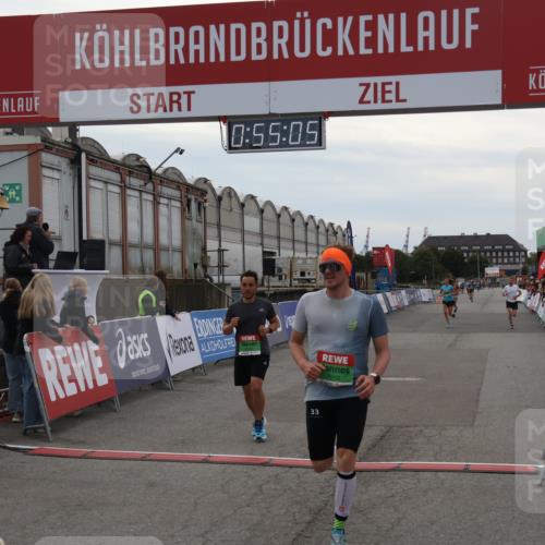 03.10.2025 - Köhlbrandbrückenlauf Julia Fischer http://msf.ph/oto/9024075 03.10.2025 15:55:05 Ziel 7010, 7040, 7597, 7898, 8872, 9481, 9590, 9594 meine-sportfotos.de