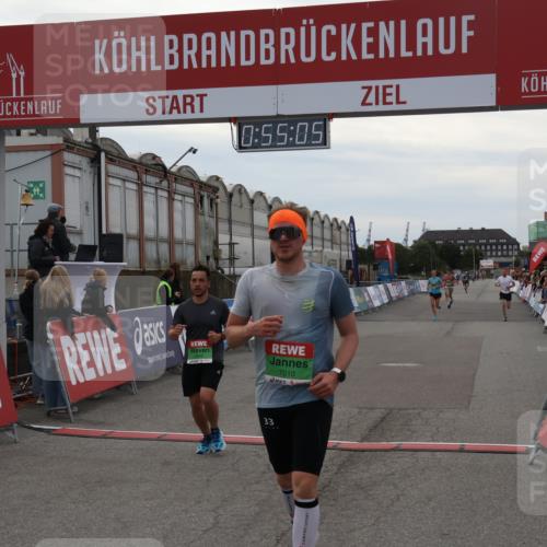 03.10.2025 - Köhlbrandbrückenlauf Julia Fischer http://msf.ph/oto/9024084 03.10.2025 15:55:05 Ziel 7010, 7040, 7597, 7898, 8872, 9481, 9590, 9594 meine-sportfotos.de