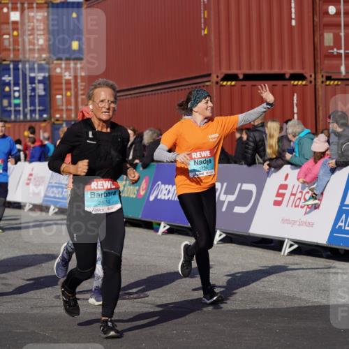 03.10.2025 - Köhlbrandbrückenlauf Michael Burmester http://msf.ph/oto/9024086 03.10.2025 10:26:37 Ziel 1425, 1436, 1509, 1756, 1840, 1996, 2004, 2005, 2219, 2259, 2551, 2574, 2952, 3105, 3110, 3163, 3787 meine-sportfotos.de