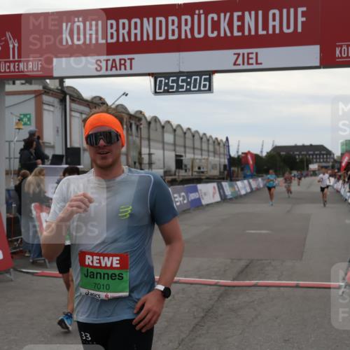 03.10.2025 - Köhlbrandbrückenlauf Julia Fischer http://msf.ph/oto/9024092 03.10.2025 15:55:06 Ziel 7010, 7040, 7597, 7898, 8872, 9481, 9590, 9594 meine-sportfotos.de