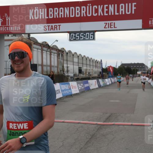 03.10.2025 - Köhlbrandbrückenlauf Julia Fischer http://msf.ph/oto/9024097 03.10.2025 15:55:07 Ziel 7010, 7040, 7597, 7898, 9481, 9590, 9594 meine-sportfotos.de