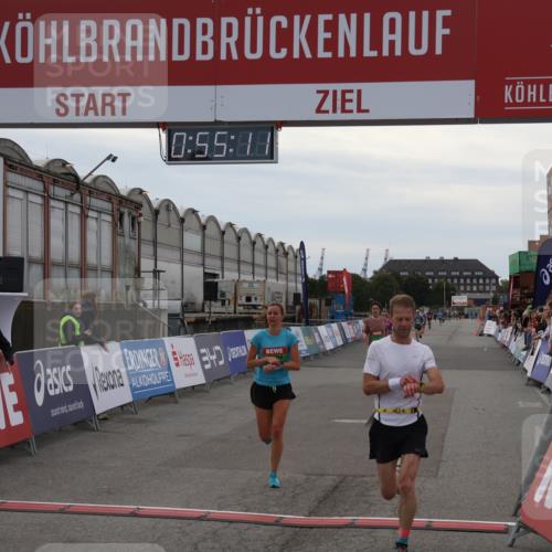03.10.2025 - Köhlbrandbrückenlauf Julia Fischer http://msf.ph/oto/9024131 03.10.2025 15:55:11 Ziel 7010, 7040, 7053, 7100, 7597, 7898, 9594 meine-sportfotos.de
