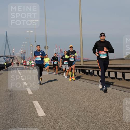 03.10.2025 - Köhlbrandbrückenlauf Fabian Wolf http://msf.ph/oto/9024138 03.10.2025 09:40:16 Position 3 1019 meine-sportfotos.de