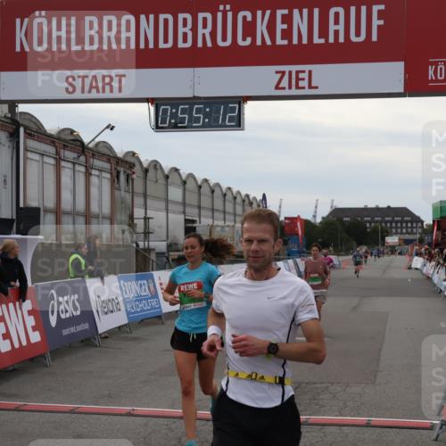 03.10.2025 - Köhlbrandbrückenlauf Julia Fischer http://msf.ph/oto/9024155 03.10.2025 15:55:12 Ziel 7010, 7040, 7053, 7100, 7597, 7898, 9594 meine-sportfotos.de