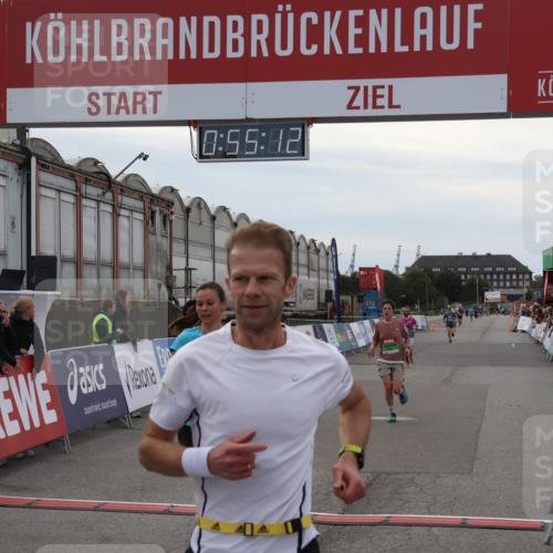 03.10.2025 - Köhlbrandbrückenlauf Julia Fischer http://msf.ph/oto/9024158 03.10.2025 15:55:12 Ziel 7010, 7040, 7053, 7100, 7597, 7898, 9594 meine-sportfotos.de