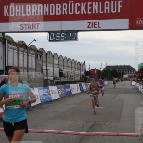 03.10.2025 - Köhlbrandbrückenlauf Julia Fischer http://msf.ph/oto/9024165 03.10.2025 15:55:13 Ziel 7010, 7040, 7053, 7100, 7597, 7898, 9594 meine-sportfotos.de