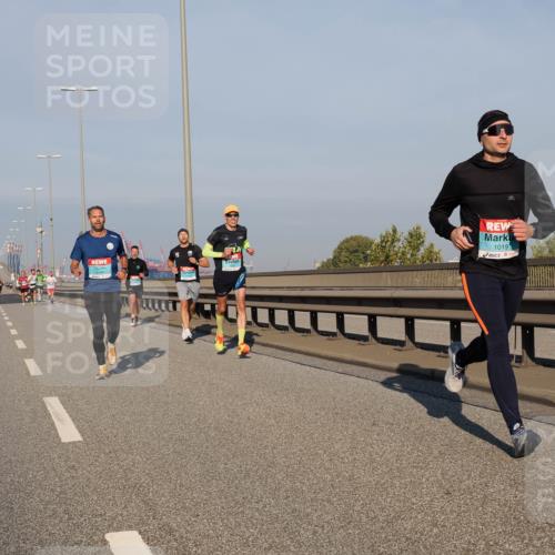 03.10.2025 - Köhlbrandbrückenlauf Fabian Wolf http://msf.ph/oto/9024173 03.10.2025 09:40:18 Position 3 1019 meine-sportfotos.de
