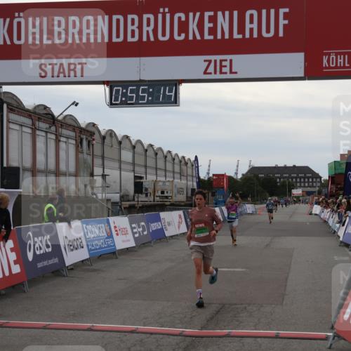 03.10.2025 - Köhlbrandbrückenlauf Julia Fischer http://msf.ph/oto/9024174 03.10.2025 15:55:14 Ziel 7040, 7053, 7100, 7898, 9594 meine-sportfotos.de