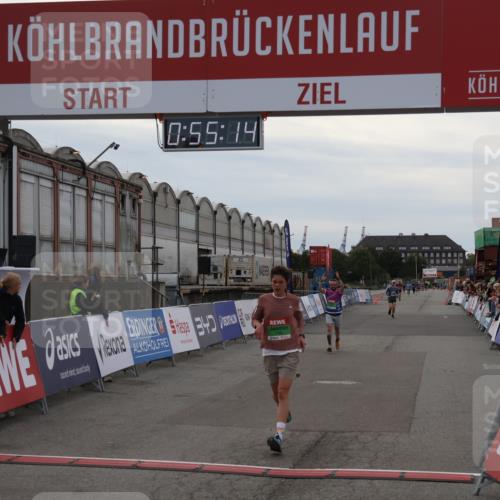 03.10.2025 - Köhlbrandbrückenlauf Julia Fischer http://msf.ph/oto/9024180 03.10.2025 15:55:14 Ziel 7040, 7053, 7100, 7898, 9594 meine-sportfotos.de