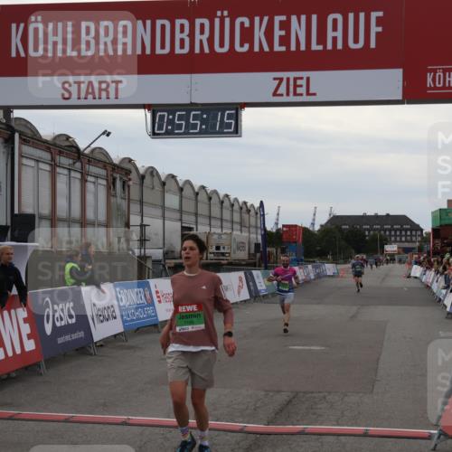 03.10.2025 - Köhlbrandbrückenlauf Julia Fischer http://msf.ph/oto/9024194 03.10.2025 15:55:15 Ziel 7040, 7053, 7100, 7898, 9594 meine-sportfotos.de
