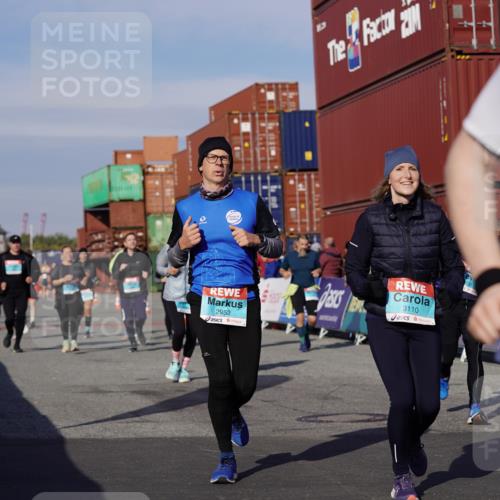 03.10.2025 - Köhlbrandbrückenlauf Michael Burmester http://msf.ph/oto/9024199 03.10.2025 10:26:44 Ziel 1509, 1726, 1727, 1840, 1935, 1996, 2133, 2259, 2405, 2586, 2655, 2952, 3044, 3105, 3110, 3163, 3241, 3242, 3602 meine-sportfotos.de