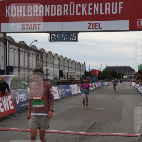 03.10.2025 - Köhlbrandbrückenlauf Julia Fischer http://msf.ph/oto/9024201 03.10.2025 15:55:16 Ziel 7040, 7053, 7100, 7898 meine-sportfotos.de