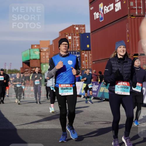 03.10.2025 - Köhlbrandbrückenlauf Michael Burmester http://msf.ph/oto/9024205 03.10.2025 10:26:44 Ziel 1509, 1726, 1727, 1840, 1935, 1996, 2133, 2259, 2405, 2586, 2655, 2952, 3044, 3105, 3110, 3163, 3241, 3242, 3602 meine-sportfotos.de