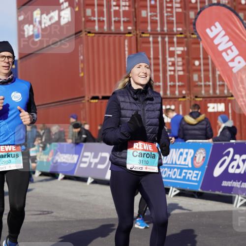 03.10.2025 - Köhlbrandbrückenlauf Michael Burmester http://msf.ph/oto/9024211 03.10.2025 10:26:45 Ziel 1509, 1726, 1727, 1840, 1935, 1996, 2133, 2259, 2405, 2586, 2655, 2930, 2952, 3044, 3105, 3110, 3163, 3241, 3242, 3602, 3829 meine-sportfotos.de