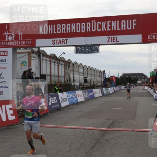03.10.2025 - Köhlbrandbrückenlauf Julia Fischer http://msf.ph/oto/9024237 03.10.2025 15:55:19 Ziel 7040, 7053, 7100, 7197, 7898 meine-sportfotos.de