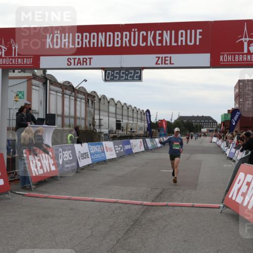 03.10.2025 - Köhlbrandbrückenlauf Julia Fischer http://msf.ph/oto/9024247 03.10.2025 15:55:22 Ziel 7053, 7100, 7197, 8993 meine-sportfotos.de