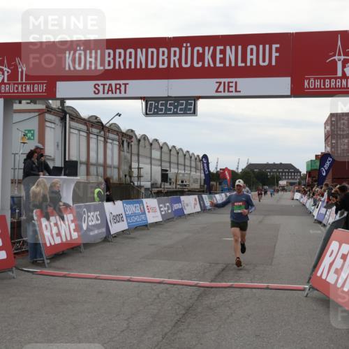 03.10.2025 - Köhlbrandbrückenlauf Julia Fischer http://msf.ph/oto/9024252 03.10.2025 15:55:23 Ziel 7053, 7100, 7197, 8993 meine-sportfotos.de