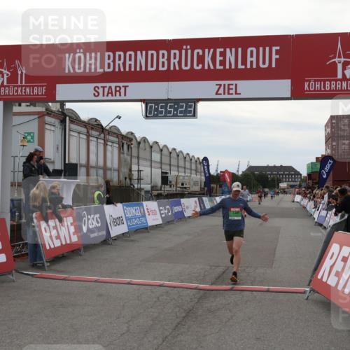 03.10.2025 - Köhlbrandbrückenlauf Julia Fischer http://msf.ph/oto/9024257 03.10.2025 15:55:23 Ziel 7053, 7100, 7197, 8993 meine-sportfotos.de